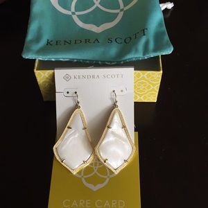 Beautiful pair of white and turquoise earrings!